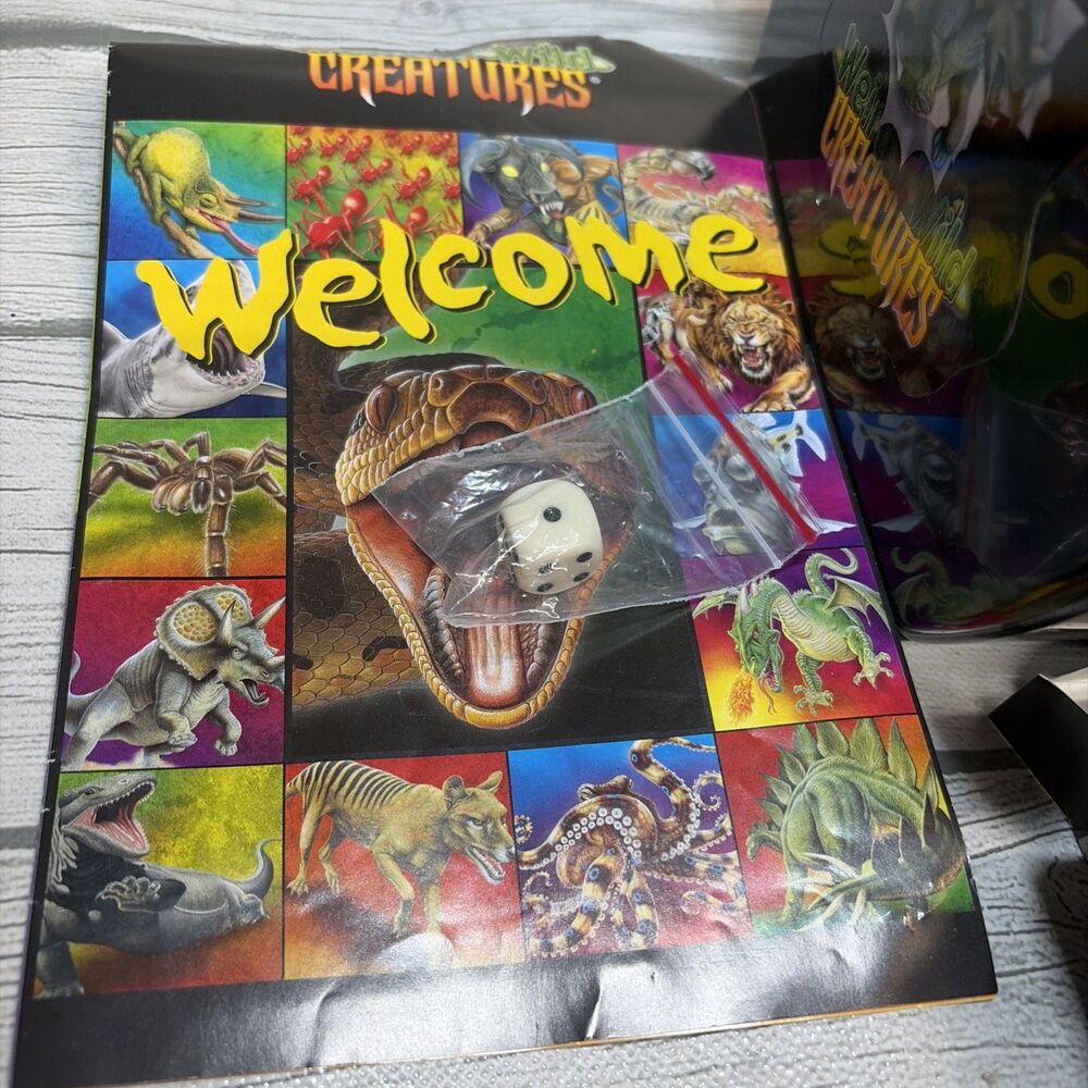 Weird N Wild Creatures Card Lot w/Storage Case Sm. Trading Cards & 176 Big Cards - Picture 2 of 8